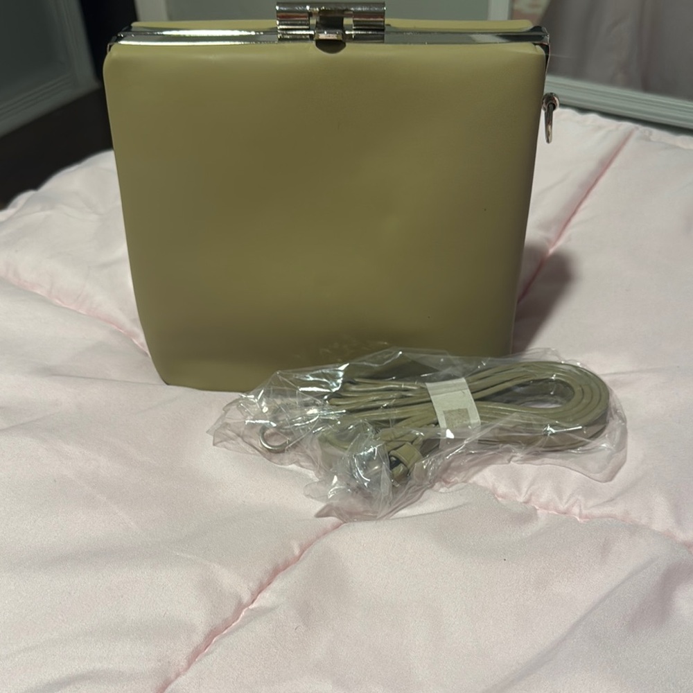 Elegant Tan Women's Bag
